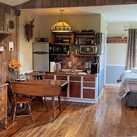 Bourbon Trail Cabin On The Farm Lawrenceburg Bagian luar foto