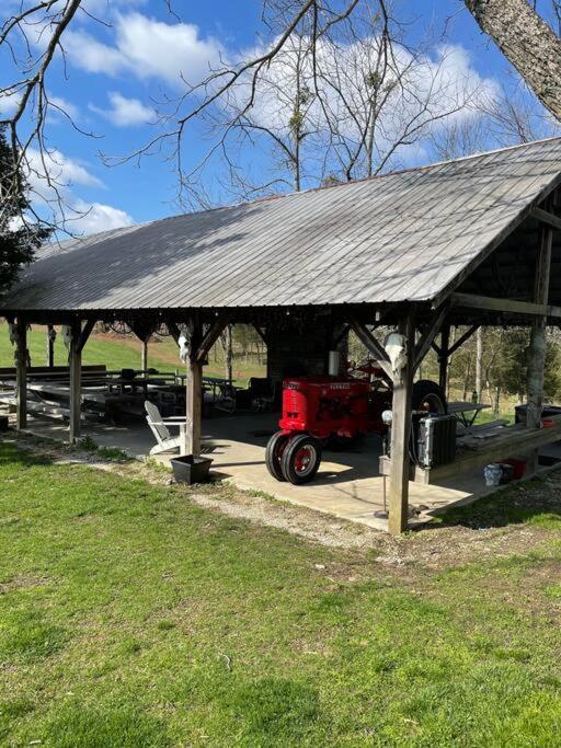 Bourbon Trail Cabin On The Farm Lawrenceburg Bagian luar foto