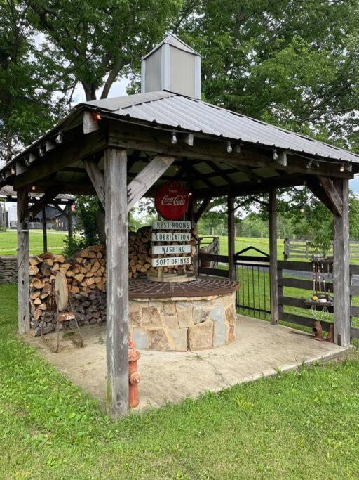 Bourbon Trail Cabin On The Farm Lawrenceburg Bagian luar foto