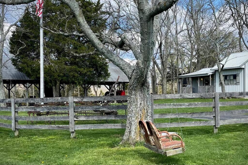 Bourbon Trail Cabin On The Farm Lawrenceburg Bagian luar foto