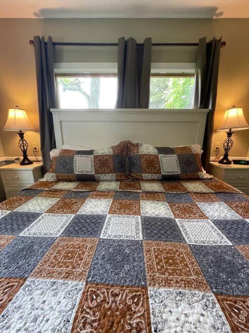 Bourbon Trail Cabin On The Farm Lawrenceburg Bagian luar foto