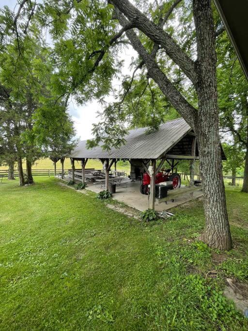Bourbon Trail Cabin On The Farm Lawrenceburg Bagian luar foto