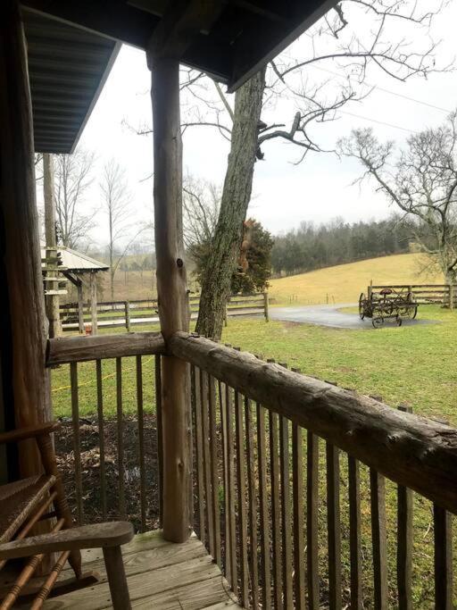 Bourbon Trail Cabin On The Farm Lawrenceburg Bagian luar foto