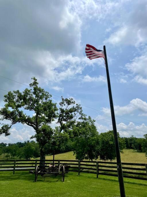 Bourbon Trail Cabin On The Farm Lawrenceburg Bagian luar foto
